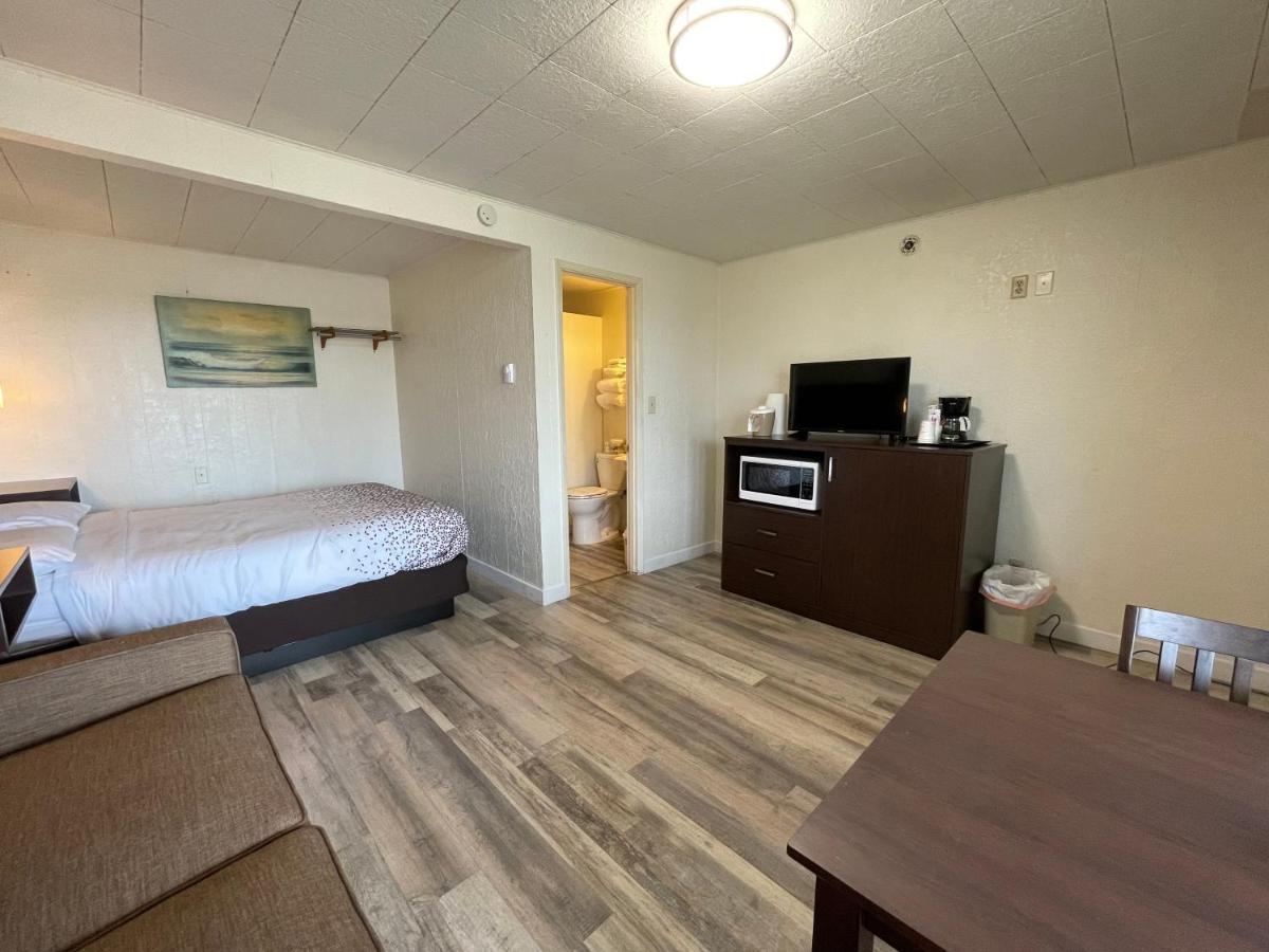 Holiday Motel Westport Bagian luar foto